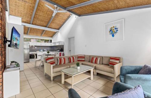 Sapphire Beach Villa | Poolside Villa