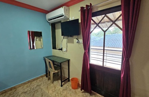 Gauravaddo Hotel | Poonam Grand