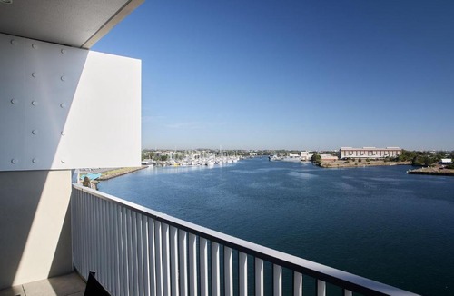Newcastle Apartment | Portside on Honeysuckle - 1 bed option