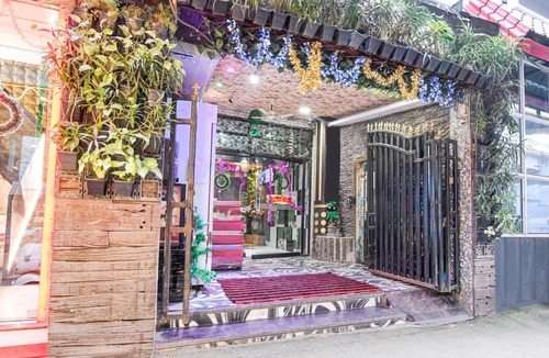 Park Street House | Premium Circus Avenue Rockstar