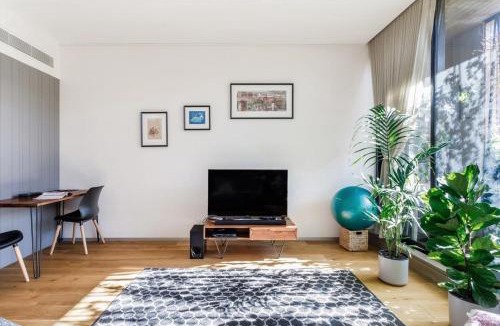 Fitzroy Apartment | Premium Executive Apt in the Heart of Fitzroy