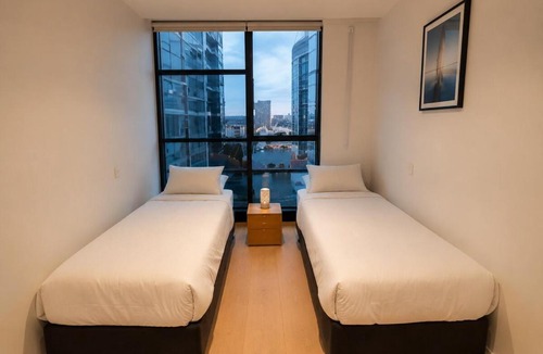 Docklands Apartment | Premium River View Apartment in Docklands