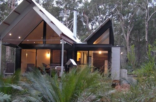 Broulee Villa | Premium Spa Bower - Premium Spa Bower for a couple
