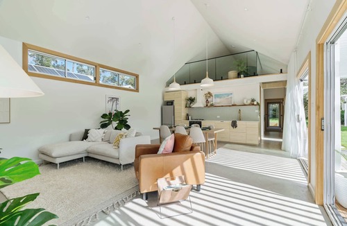 Kioloa Cottage | Pretty Beach Barn - Charming 2-Bedroom Barn by Beaches & National Park