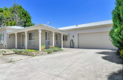 Bathurst Villa | Prime on Piper