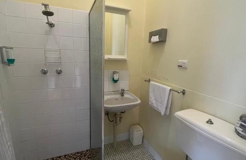 North Adelaide Hotel | Princes Lodge Motel