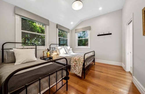 Katoomba Cabin | Prior Lodge Katoomba - Spacious & Stylish Retreat