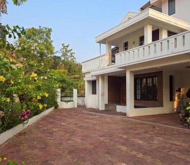 Adyar House | Private 4BHK Villa - Chris Homestay by UrbanEase