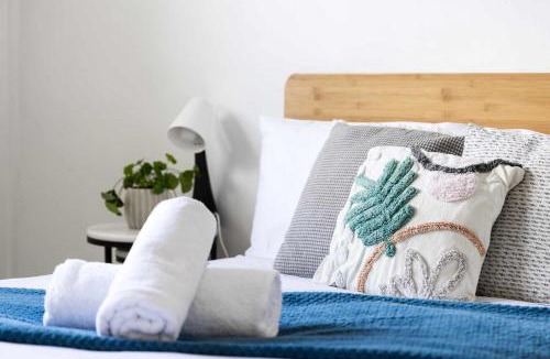 Ryde House | Private Double Room - Central Location At Ryde - Shared Bathroom and Amenities