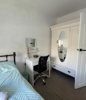 Warrane House | Private Double Room close CBD & Airport