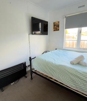 Warrane House | Private Double Room close CBD & Airport
