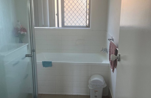 Rothwell House | Private Room | Shared Bath | Shared Accomodation| Private Access | Self Check-In