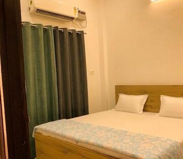 Gorakhpur Hotel | Privyrooms Taramandal