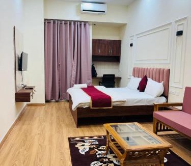 Greater Noida Apartment | Priya stays