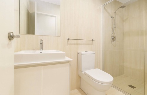 Wolli Creek Apartment | ProHouse - 3bed 3 bath, near Airport, Sydney CBD. walk to Train Station