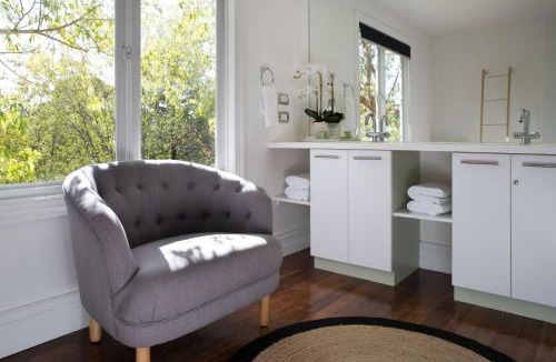 Hepburn Springs House | Provence Spa Villa 2