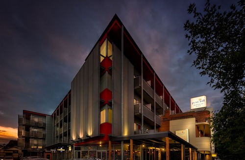 Essendon Hotel | Punthill Essendon
