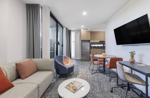 Melbourne Hotel | Punthill Essendon North