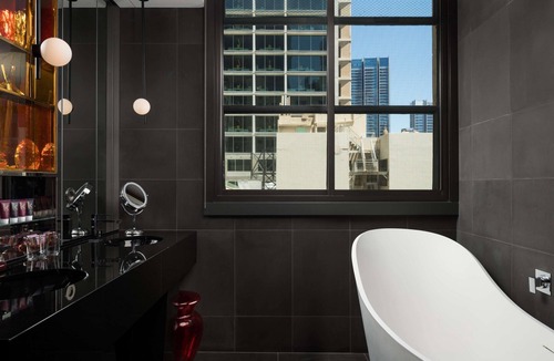 Sydney Central Business District Hotel | QT Sydney