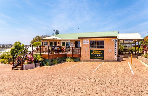Centennial Park Hotel | Quality Apartments Banksia Gardens