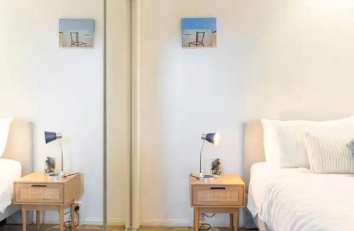 Nudgee Beach House | Quiet 2 bed home with Private Patio in Quaint Village