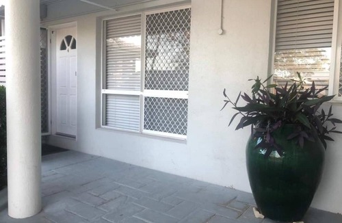 Pimlico House | Quiet and spacious 2 Bed 1 bath Townhouse