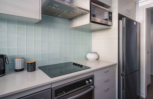 Manly Apartment | Quiet Little Manly 3 min walk Beaches Level Access