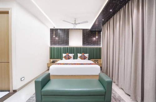 5th Block Hotel | RAAYARA SUITE