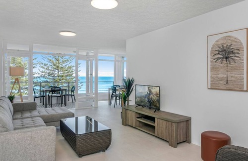 Coolangatta Apartment | Rainbow Pacific Unit 14- Ocean Views overlooking Rainbow Bay in Coolangatta with Wi-Fi Inc.
