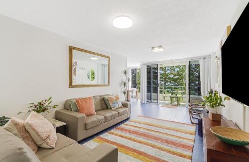 Coolangatta Apartment | Rainbow Pacific Unit 12