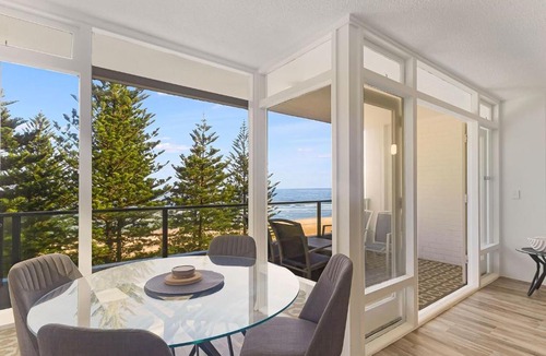 Coolangatta Apartment | Rainbow Pacific Unit 15