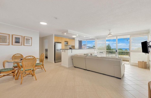Coolangatta Apartment | Rainbow Place Unit 5