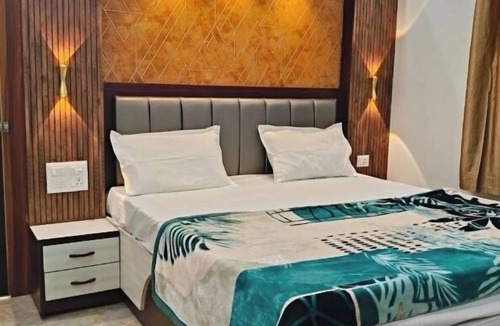 Varanasi Hotel | Raj Villa