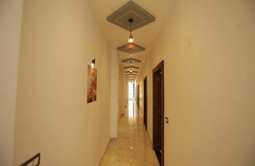 Udaipur Hotel | Rajmoti hotel & Restro