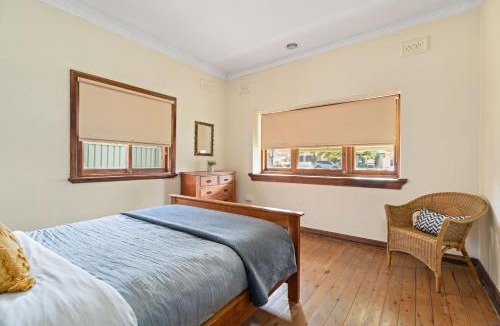 Albury House | Red Brick Beauty - Central Cottage