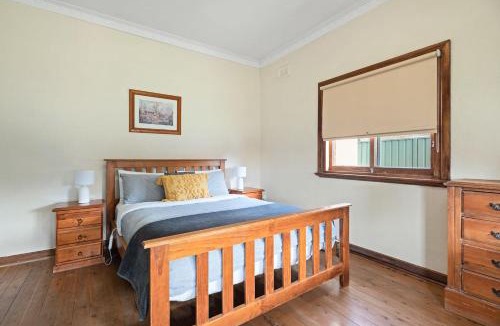 Albury House | Red Brick Beauty - Central Cottage