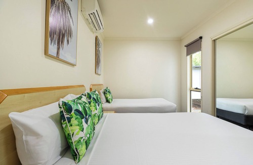 Woombye Hotel | Red Bridge Motor Inn