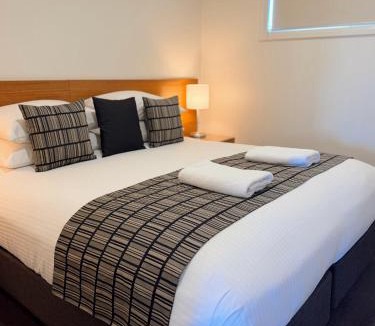 Broken Hill Hotel | Red Earth Motel