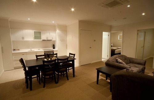 Broken Hill Hotel | Red Earth Motel