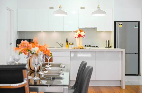 Redfern Apartment | Redfern 2Br Apt with balcony free parking near CBD