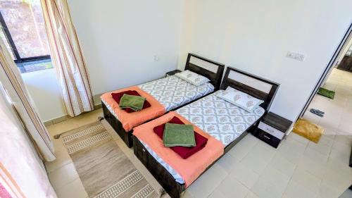 Mhsala Cabin | Redstone Hills, Diveagar