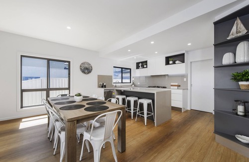 Port Macquarie House | Reflections - BEAUTIFUL 4 BEDROOM CANAL WATERFRONT HOME