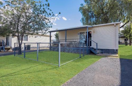 Keepit Hotel | Reflections Lake Keepit - Holiday Park