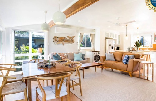 Basin View House | Reflections - Pet Friendly Waterfront