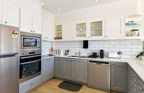 The Entrance North Apartment | Regency Court - Absolute Beachfront