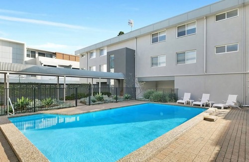 The Entrance North Apartment | Regency Court - Absolute Beachfront