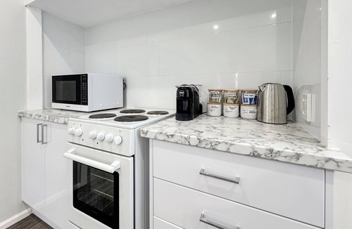 Broken Hill House | Relax at Gossan