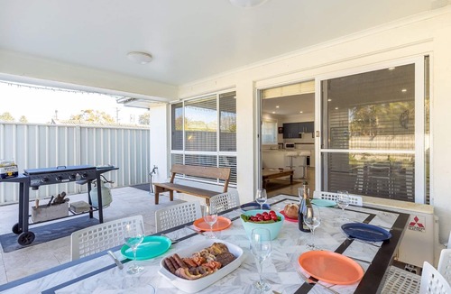 Anna Bay House | Relax at Pacific, 1/26 Pacific Avenue - private duplex with enclosed yard