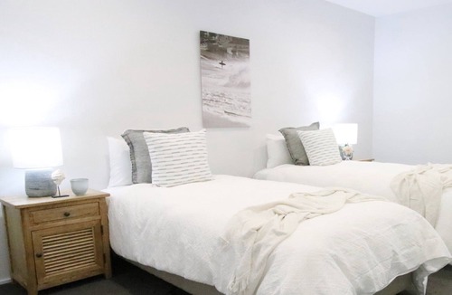 Merewether House | Relax in luxury and style with stunning ocean views at Merewether Beach Haven