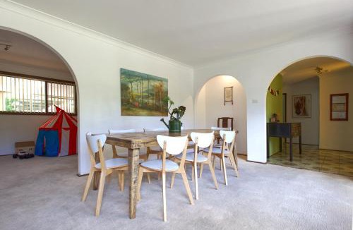 Burrawang House | Relaxing at acreage farmhouse